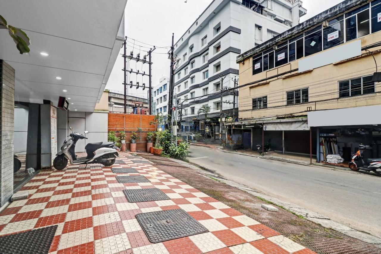 Kochi Oyo Townhouse 595 Majestic Inn מראה חיצוני תמונה