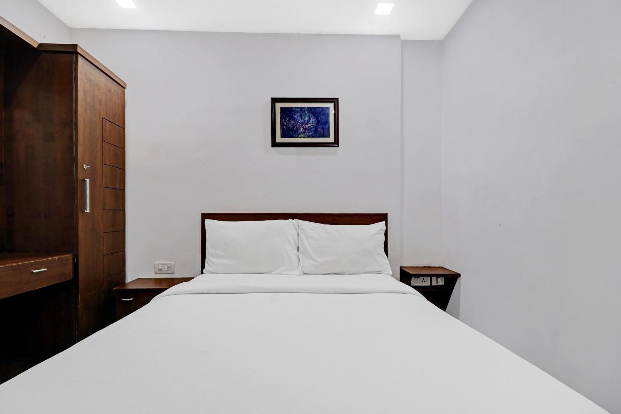 Kochi Oyo Townhouse 595 Majestic Inn מראה חיצוני תמונה