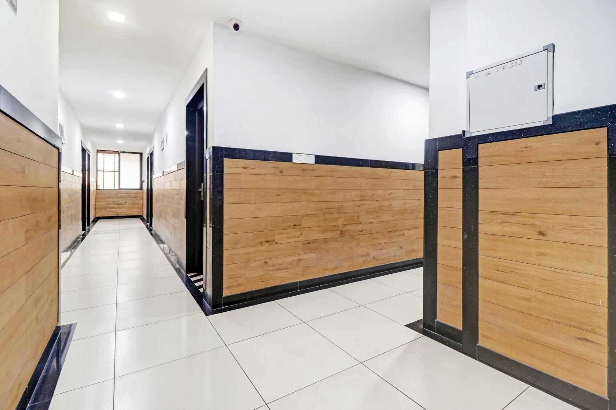 Kochi Oyo Townhouse 595 Majestic Inn מראה חיצוני תמונה