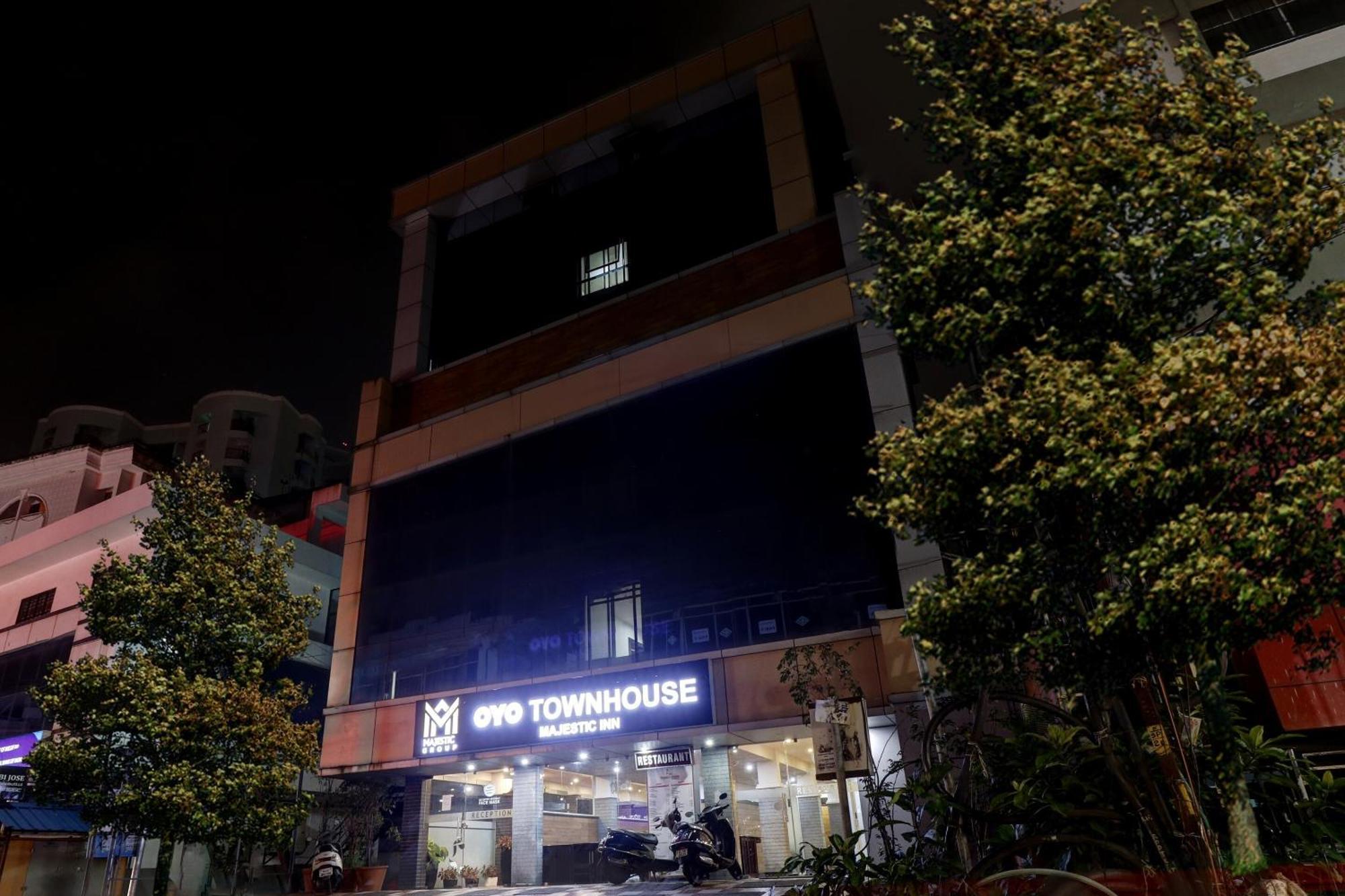 Kochi Oyo Townhouse 595 Majestic Inn מראה חיצוני תמונה