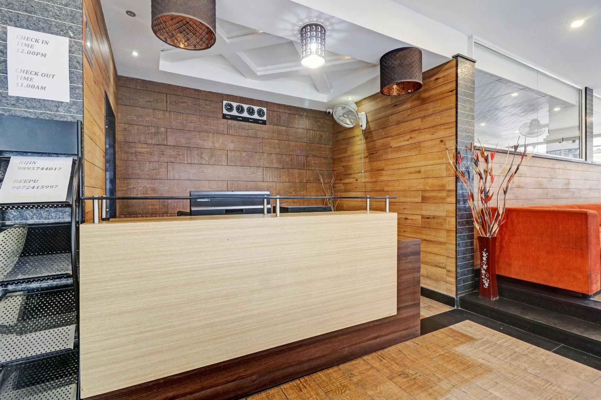 Kochi Oyo Townhouse 595 Majestic Inn מראה חיצוני תמונה